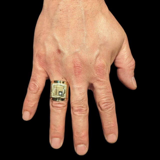 Chevalière Ailette avec Plateau Surelevé Zircon – Image 4