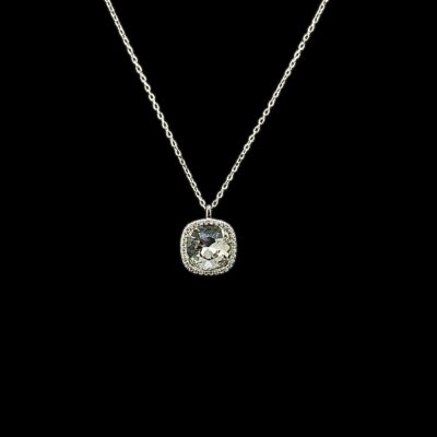 Collier Solitaire Carré Sertie