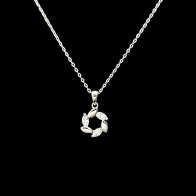 Collier Rond Fleur Lisse & Serti