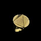 Pyramide-contour-soleil-decoupe-grec